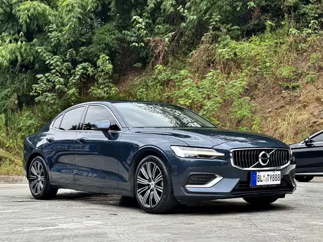 Volvo S60 2022 B4 Smart Vision Luxury Edition — фото 3