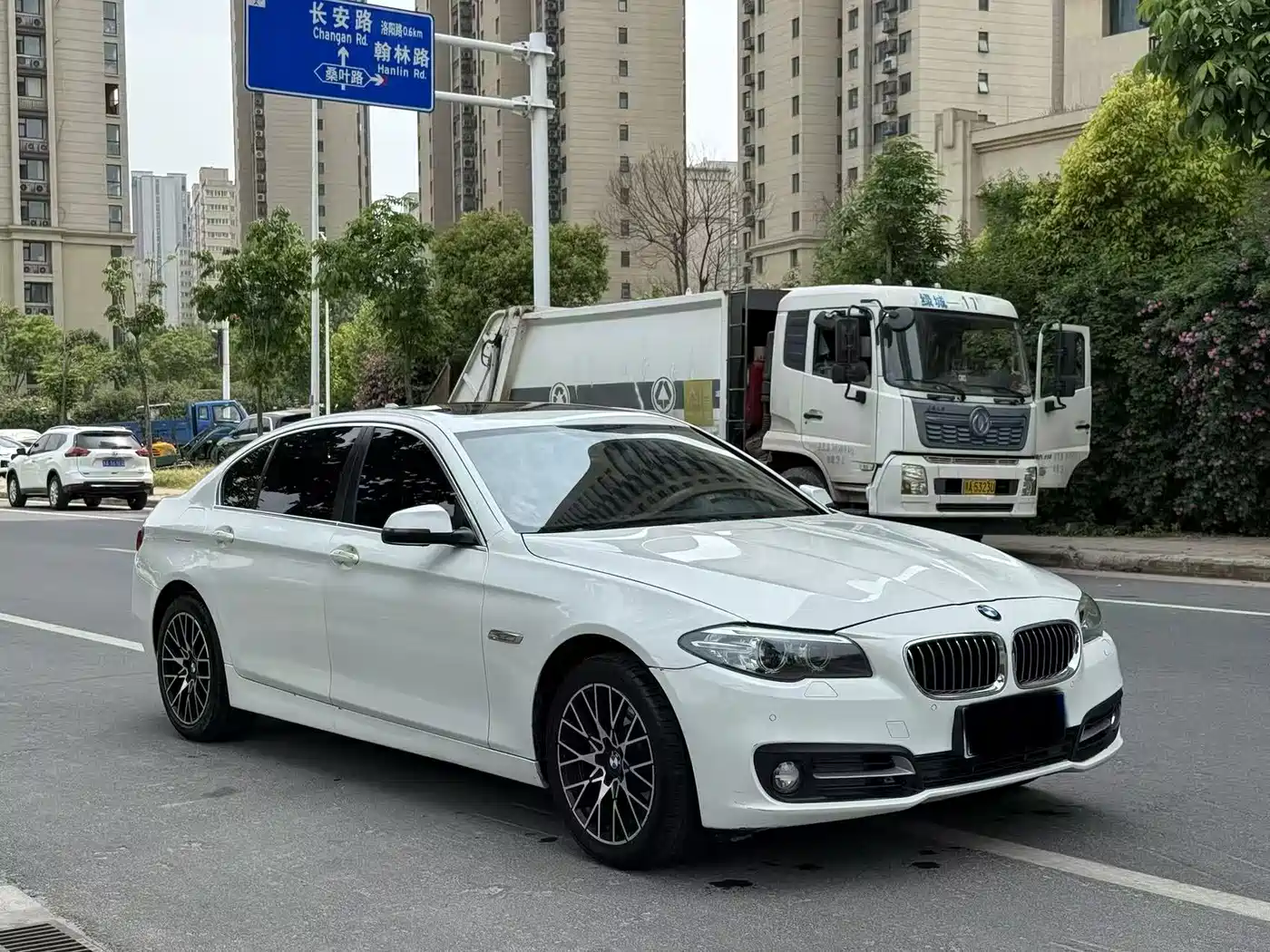 BMW 5 Series 2014 528Li xDrive Premium фото 3