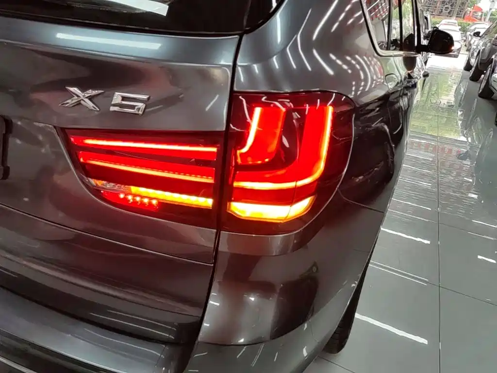 BMW X5 (Import) 2018 xDrive35i Elegant Model фото 8