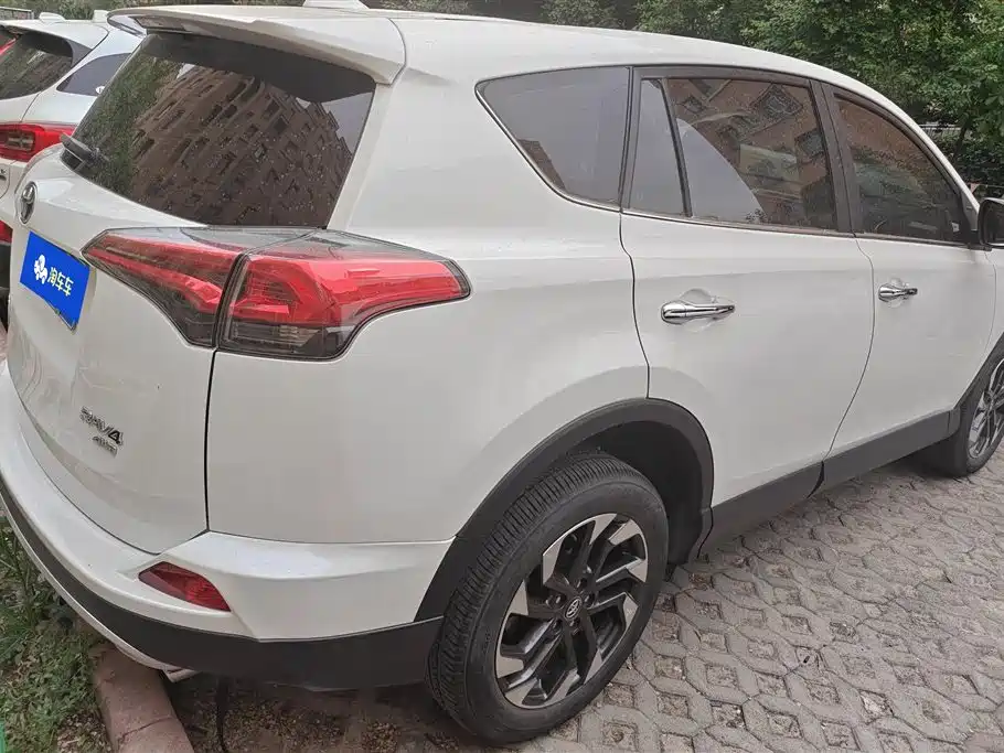 Toyota RAV4 Rongfang 2018 2.5L Automatic 4WD Elite i Edition фото 3