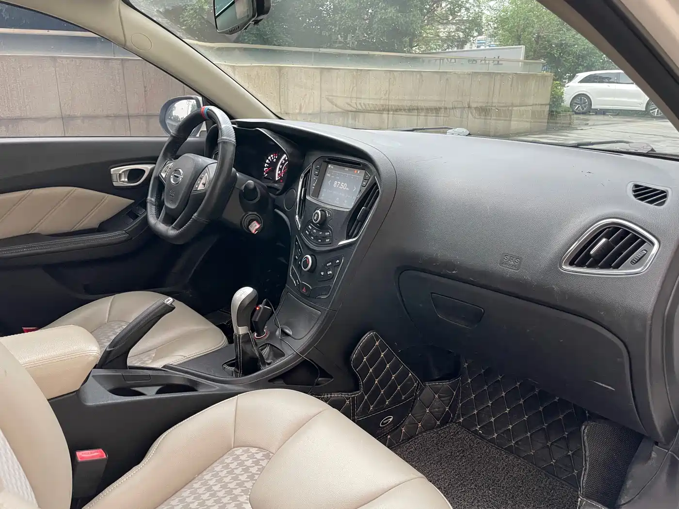 GAC Trumpchi Trumpchi GA3S Vision 2014 1.6L Manual Luxury Edition фото 15