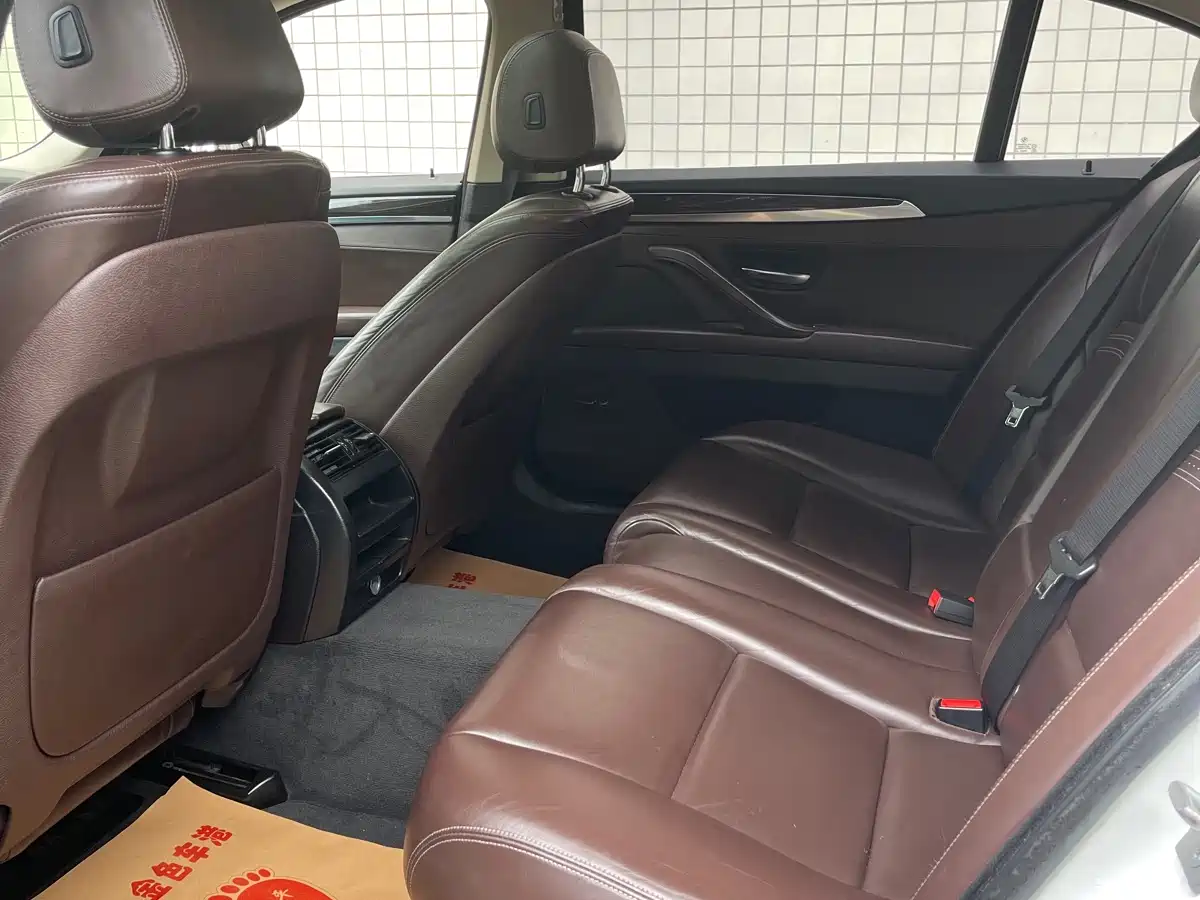 BMW 5 Series 2014 525Li Luxury Design Package фото 8