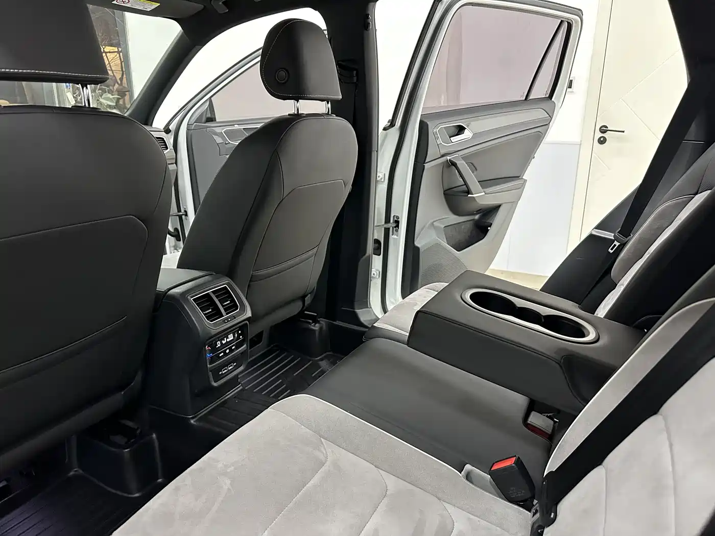 Volkswagen Tayron 2022 380TSI 4WD R-Line Smart Connect Edition фото 40