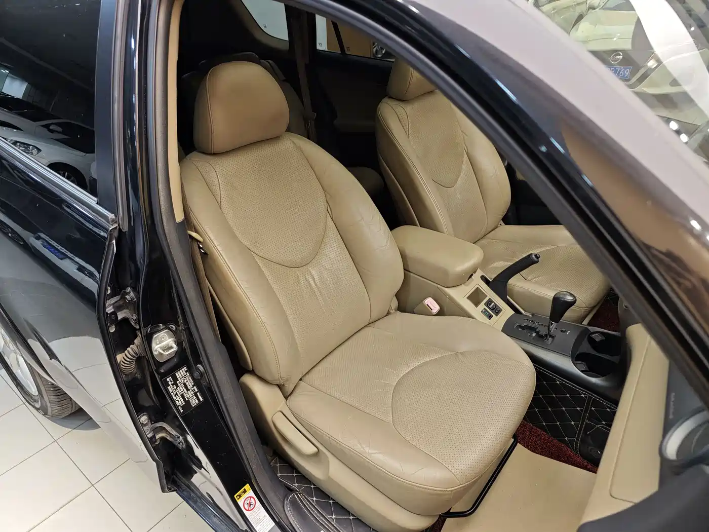 Toyota RAV4 Rongfang 2011 2.4L Automatic 4WD Luxury Edition фото 33