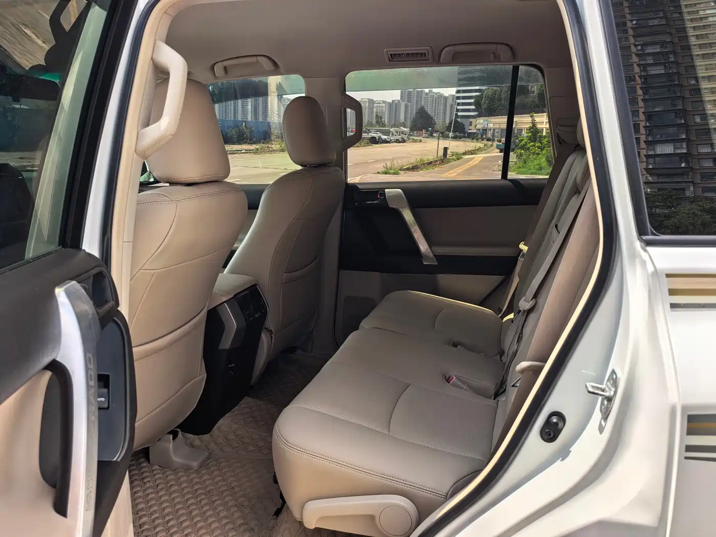 Toyota Prado (Import) 2010 2.7L Auto Luxury фото 5