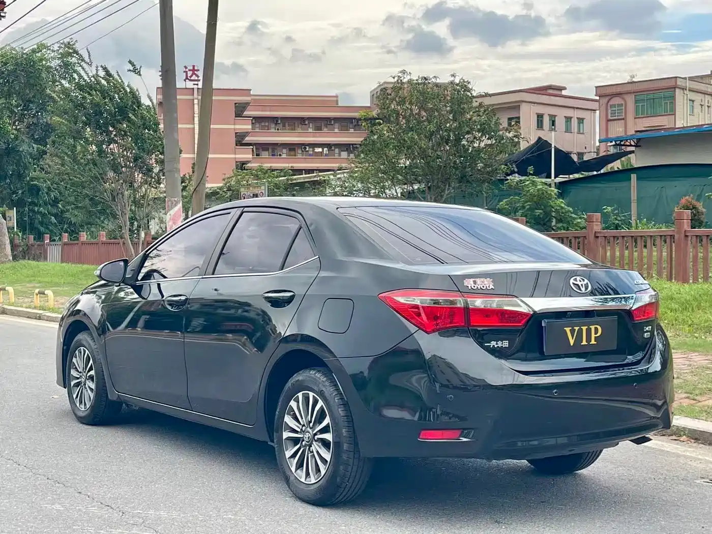 Toyota Corolla 2017 Facelift 1.2T S-CVT GL фото 9