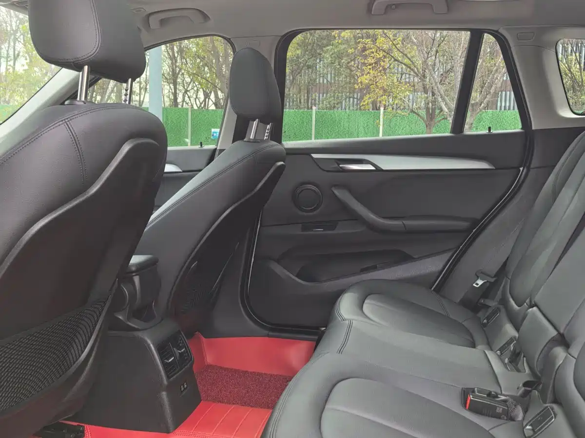 BMW X1 2019 sDrive18Li Fashion Model фото 10