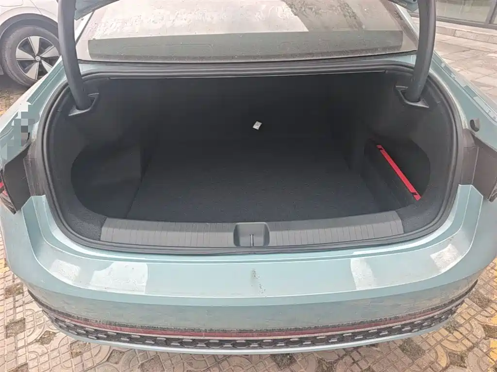 Volkswagen Passat 2025 Model Pro 380TSI Starlight Dragon Premium Edition фото 19