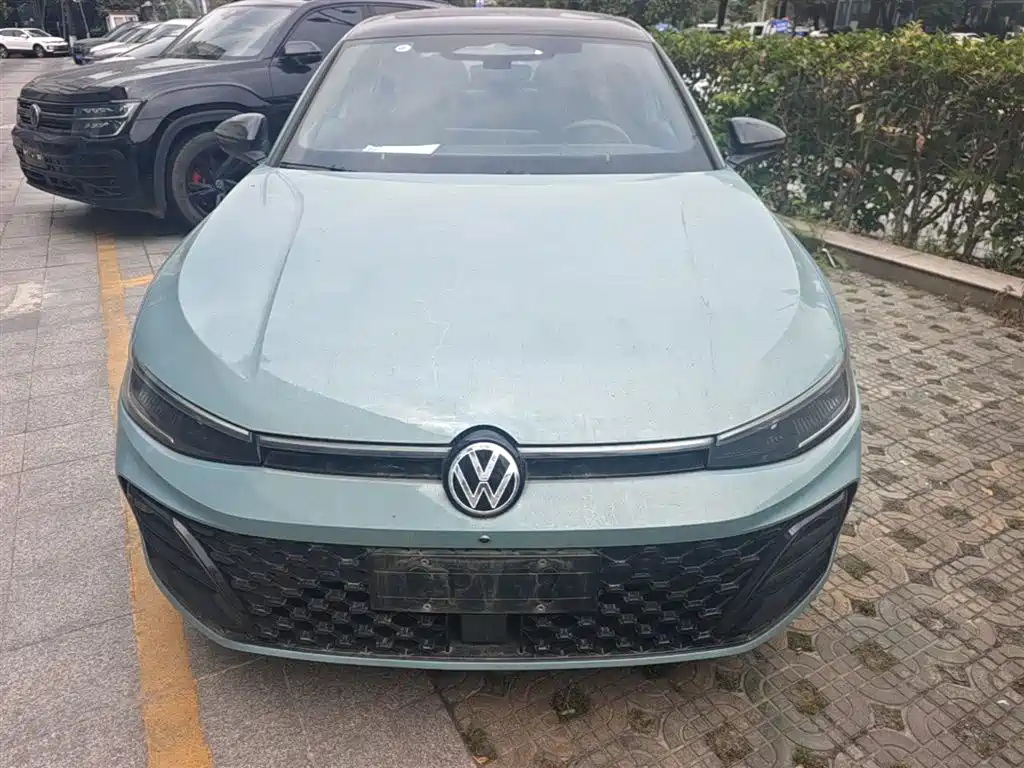 Volkswagen Passat 2025 Model Pro 380TSI Starlight Dragon Premium Edition фото 3