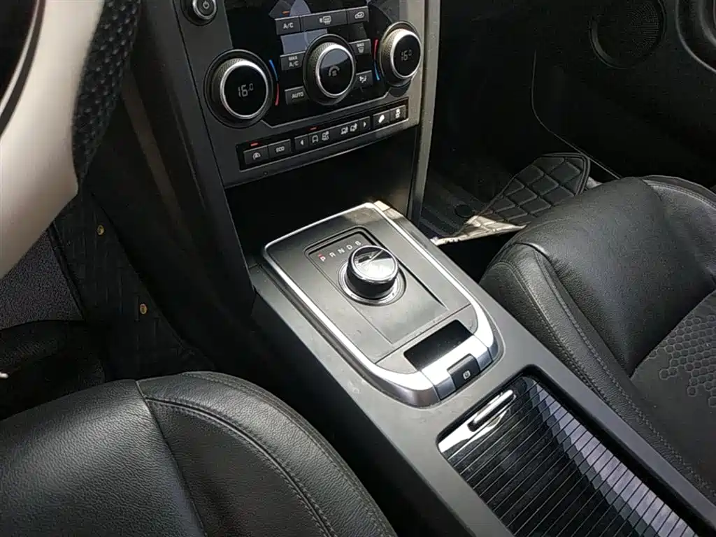 Land Rover Discovery Sport 2017 2.0T PURE фото 14