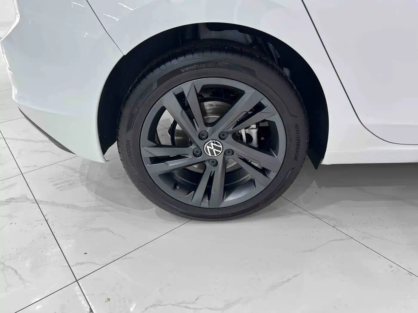Volkswagen Golf 2023 280TSI DSG Pro 20th Anniversary Edition фото 18