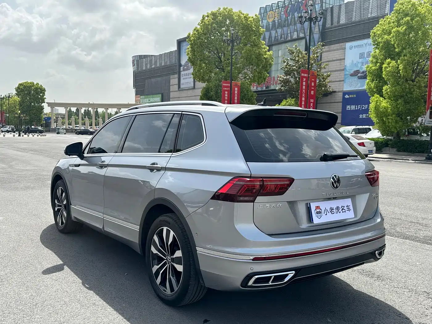 Volkswagen Tiguan L 2022 380TSI Automatic 4WD R-Line Flagship 7-Seater фото 7