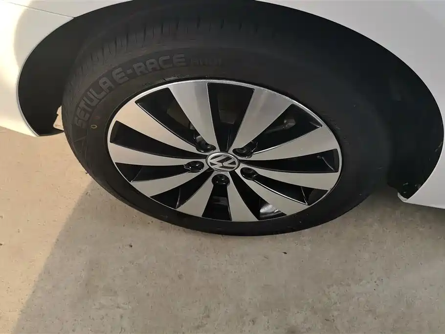 Volkswagen Sagitar 2018 1.6L Automatic Comfort фото 6