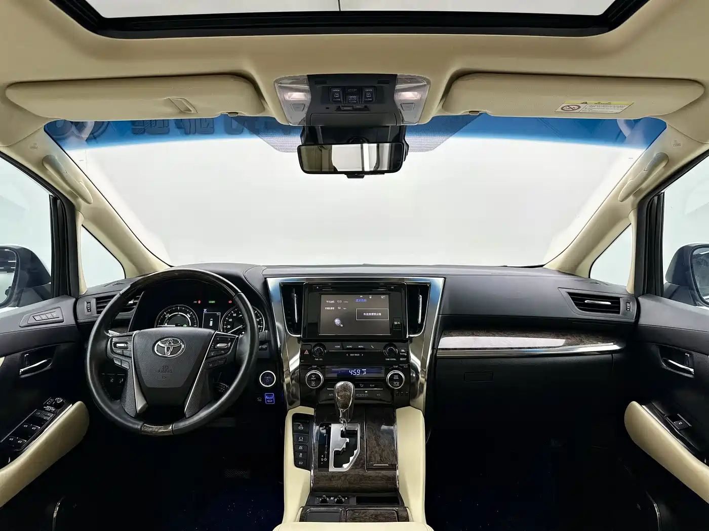 Toyota Vellfire 2019 Hybrid 2.5L HV Premium Edition фото 7