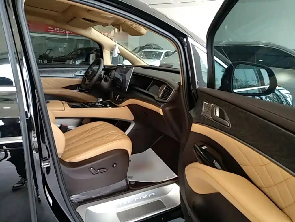 Denza D9 2026 2025 DM-i Smart Driving Edition 1020 AWD Flagship