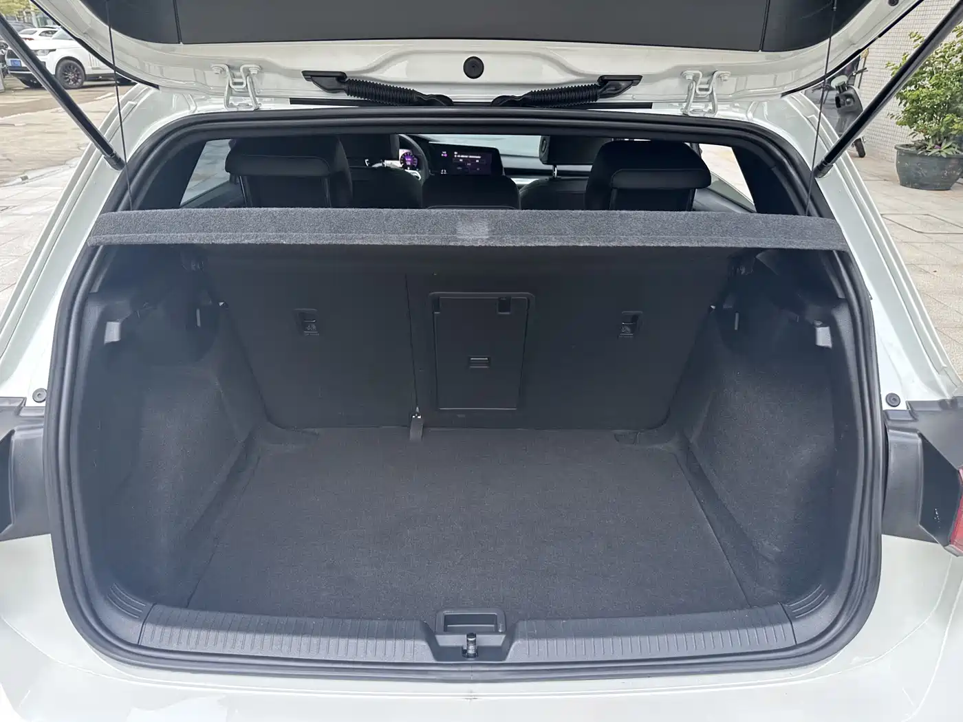 Volkswagen Golf 2023 Facelift 280TSI DSG R-Line Lite фото 17