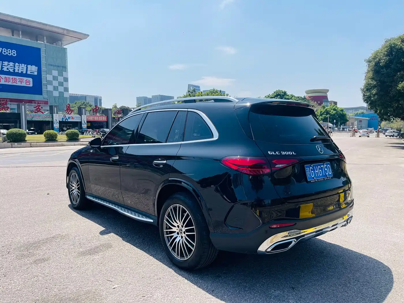 Mercedes-Benz GLC 2023 GLC 300 L 4MATIC Sport 5-Seater фото 11