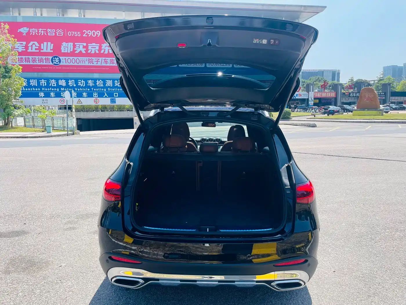 Mercedes-Benz GLC 2023 GLC 300 L 4MATIC Sport 5-Seater фото 19
