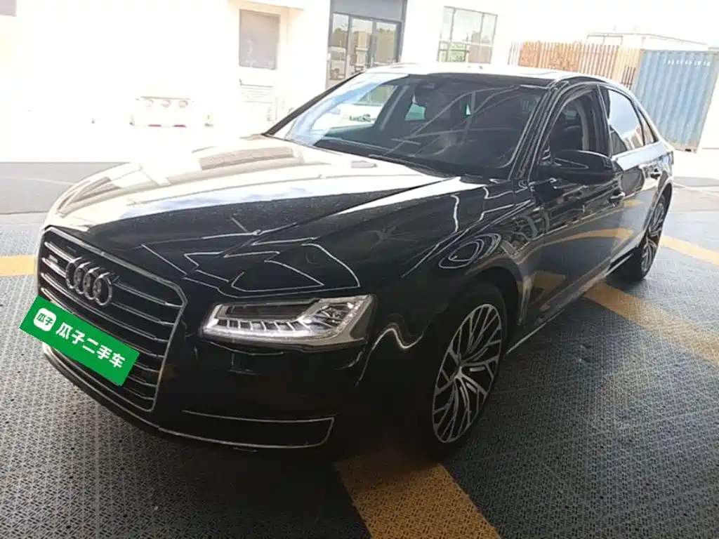 Photo 2 - Audi A8