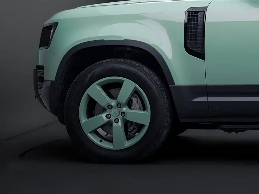 Land Rover Defender 2023 110 3.0T P400 75th Anniversary Legend Edition фото 6