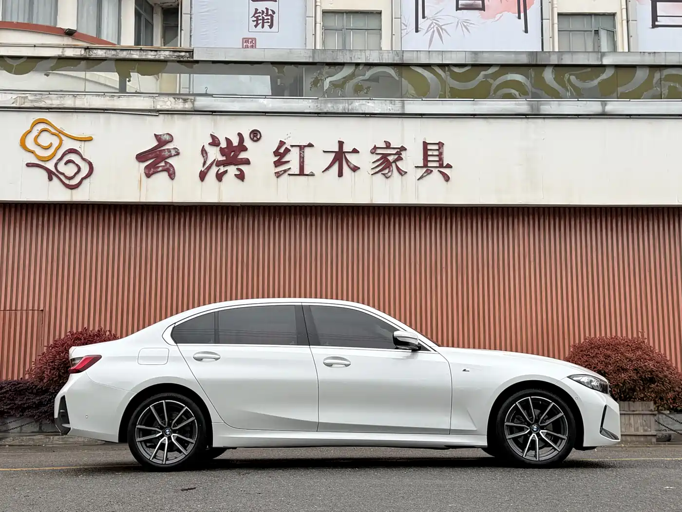 BMW 3 Series 2024 325Li M Sport Package фото 8