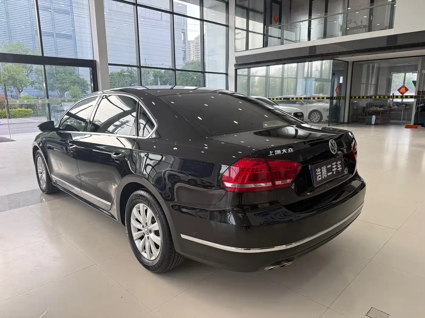Volkswagen Passat 2014 1.8TSI DSG Luxury Edition фото 5