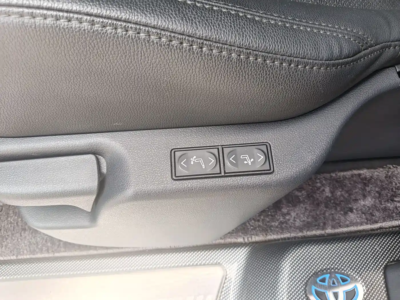 Toyota Sienna 2021 2.5L Hybrid Premium Edition фото 21