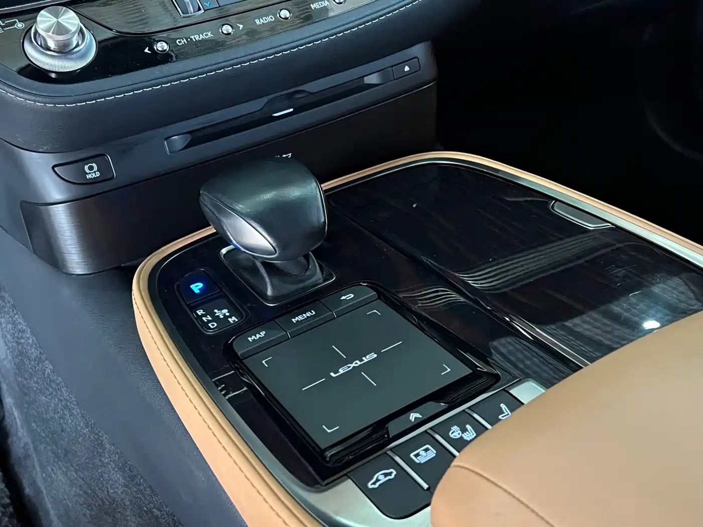 Lexus LS 2021 500h Luxury Edition фото 13