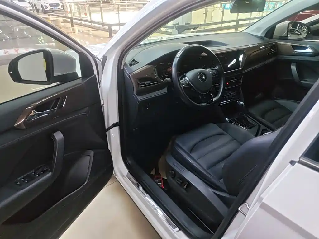 Volkswagen Tharu, миниатюра 16