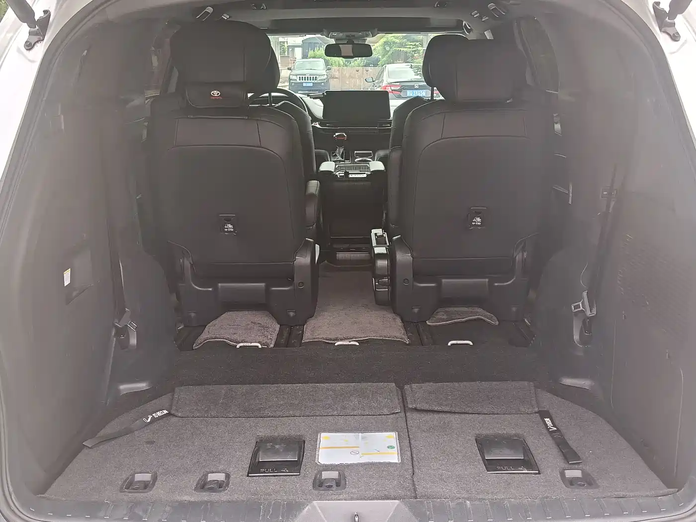 Toyota Sienna 2021 2.5L Hybrid Premium Edition фото 13