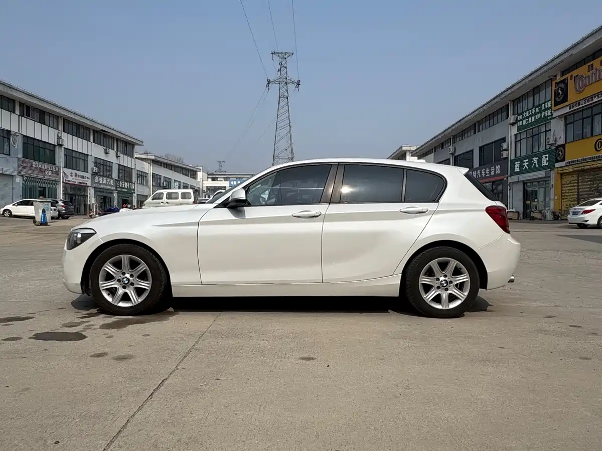 BMW 1 Series (Import) 2013 Facelift 116i Leading Model фото 2