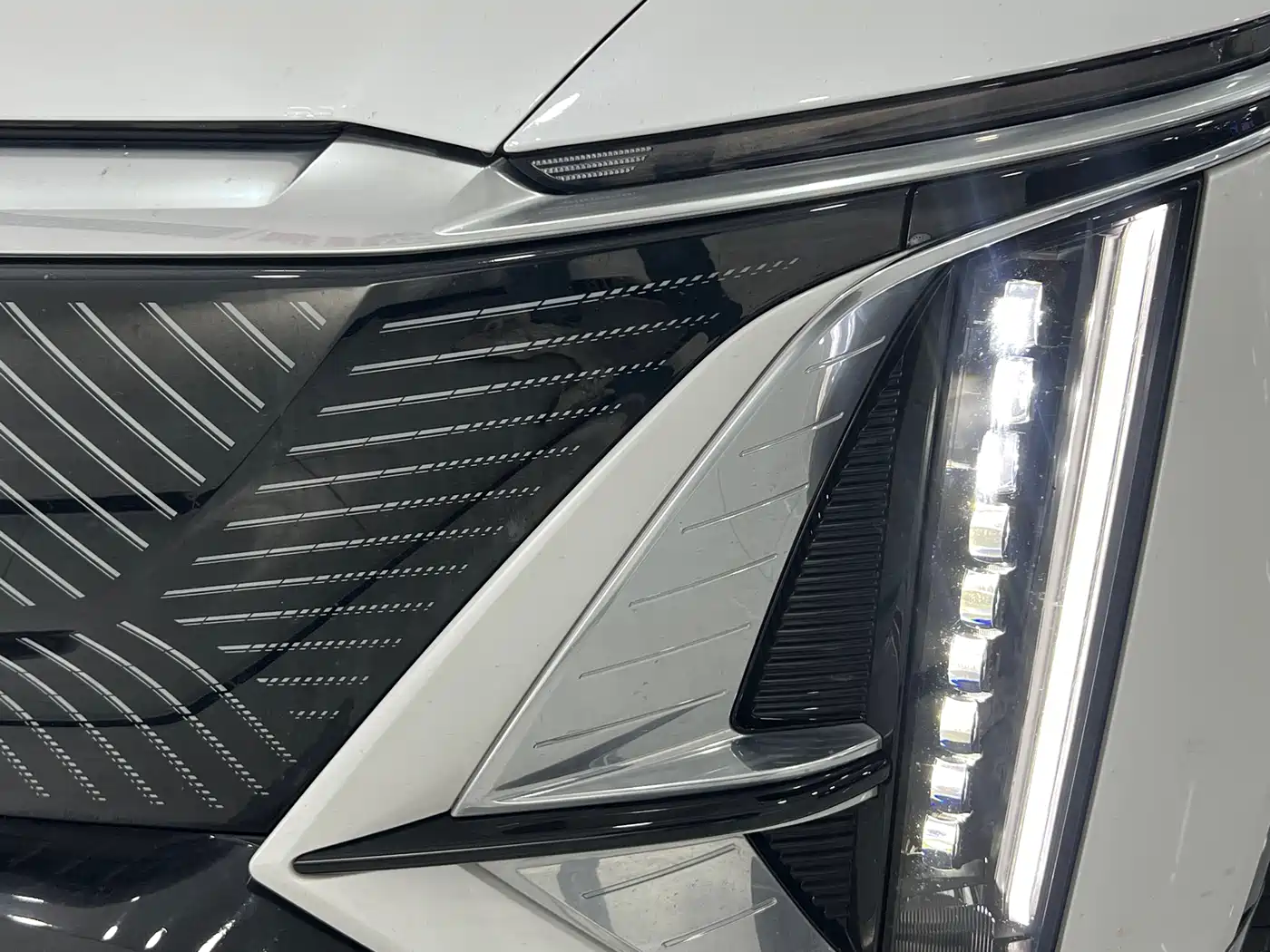 Cadillac IQ Rui Ge 2022 RWD Long Range Luxury Edition фото 6