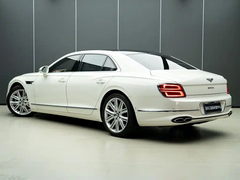 Bentley Flying Spur 2023 2024 4.0T V8 Standard Edition
