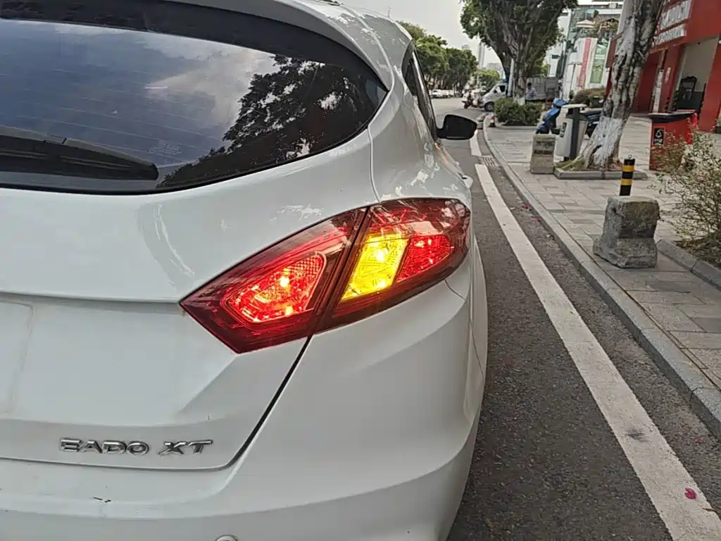 Changan Eado XT 2017 2016 1.6L Manual Stylish Cool Edition