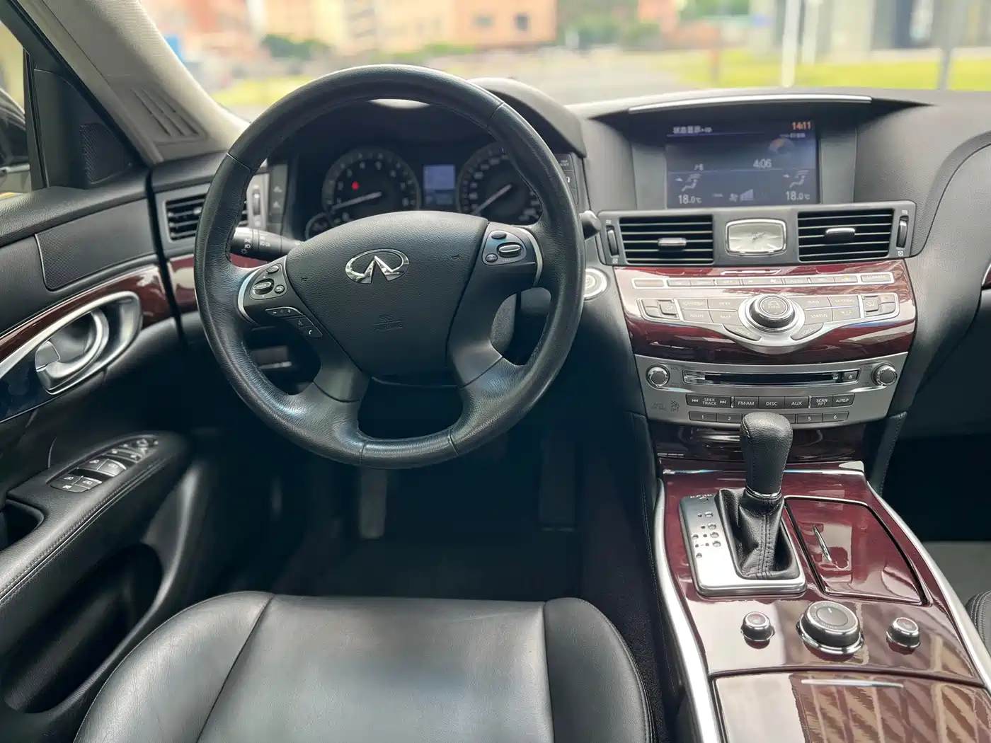 Фото 11 - Infiniti Q70