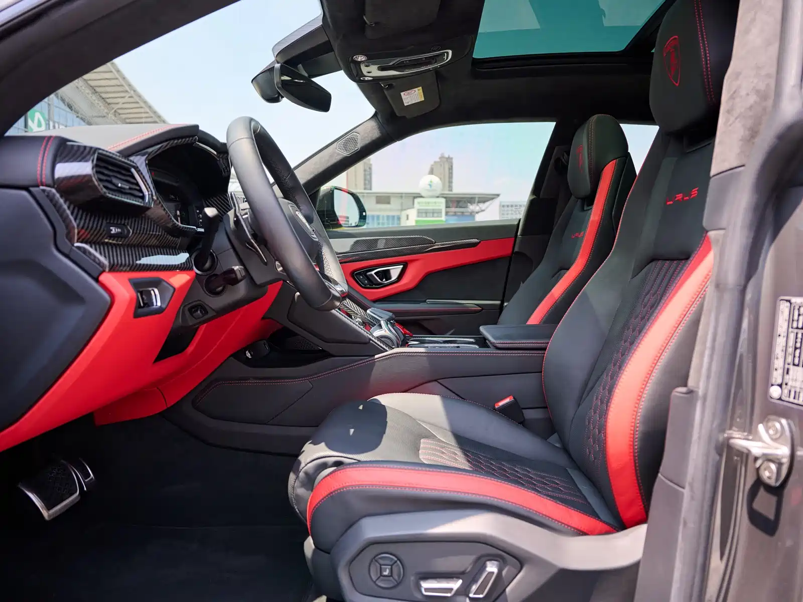 Фото 23 - Lamborghini Urus