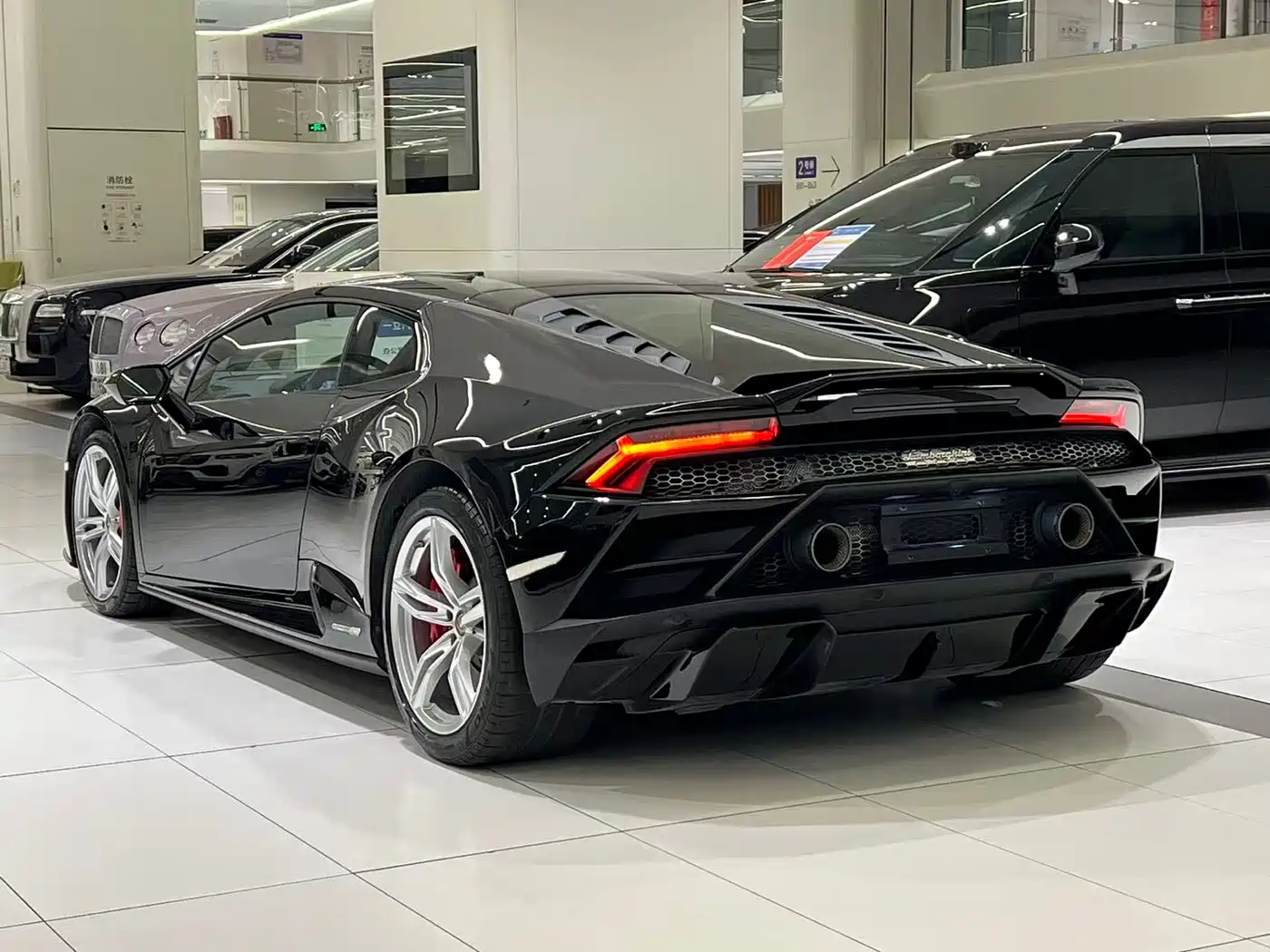 Lamborghini Huracán 2020 Huracán EVO RWD фото 3