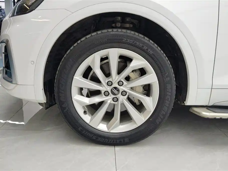 Audi Q5L 2021 40 TFSI Luxury Dynamic фото 6