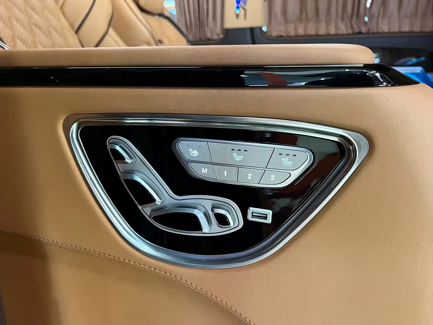 Mercedes-Benz Vito 2021 2.0T Elite 7-Seater фото 17