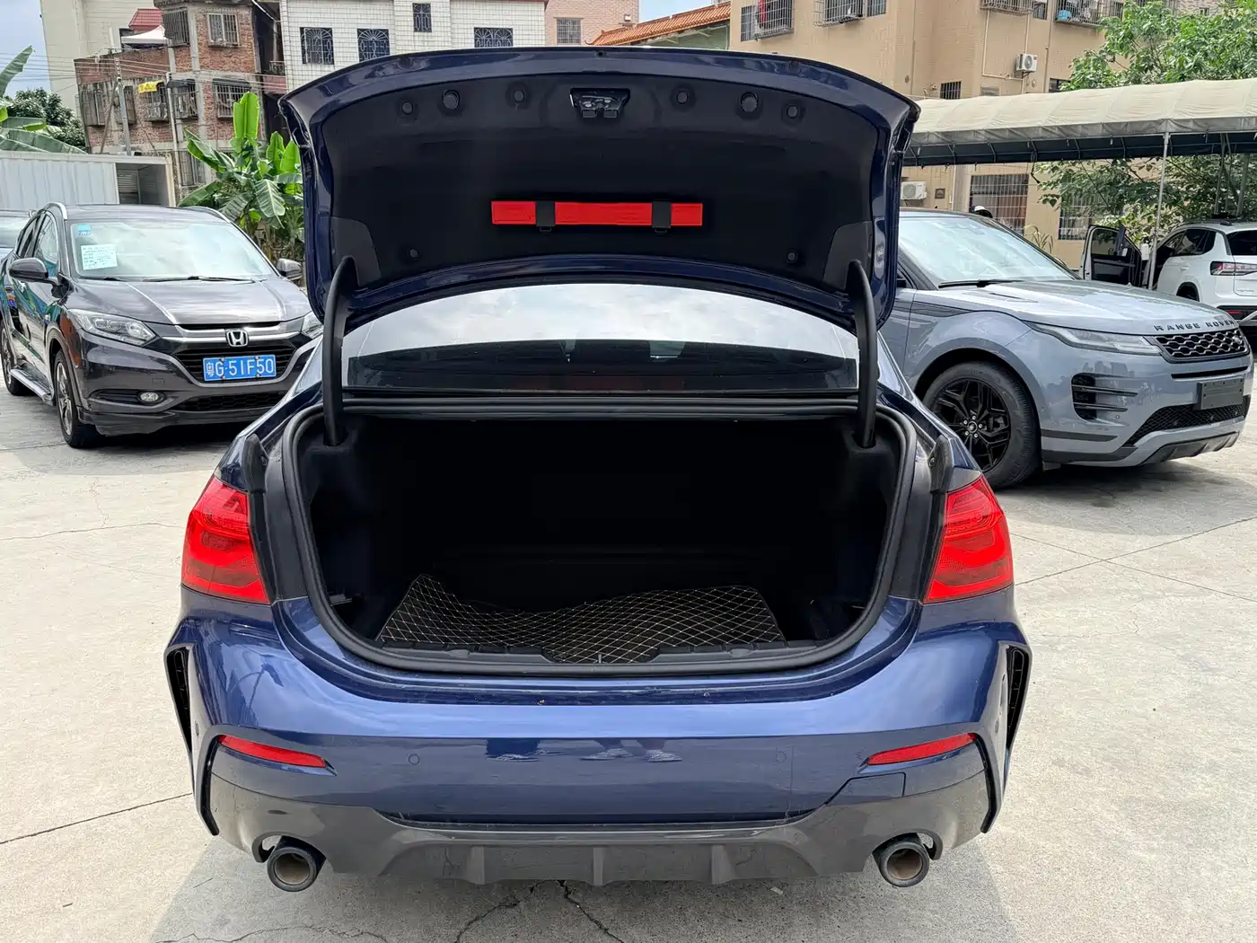 BMW 1 Series 2021 120i M Sport Shadow Edition фото 12