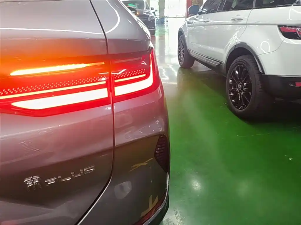 BYD Song PLUS PHEV 2024 Glory Edition DM-i 110km Flagship фото 8
