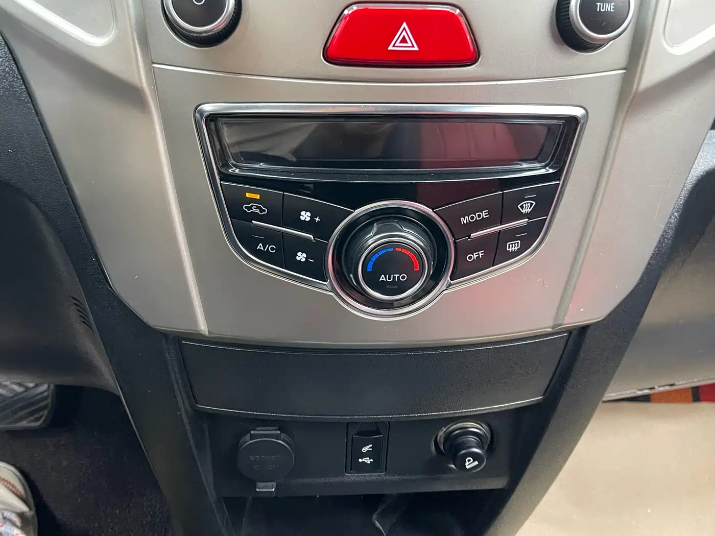 Haval H1 2016 Red Label 1.5L AMT Luxury фото 10