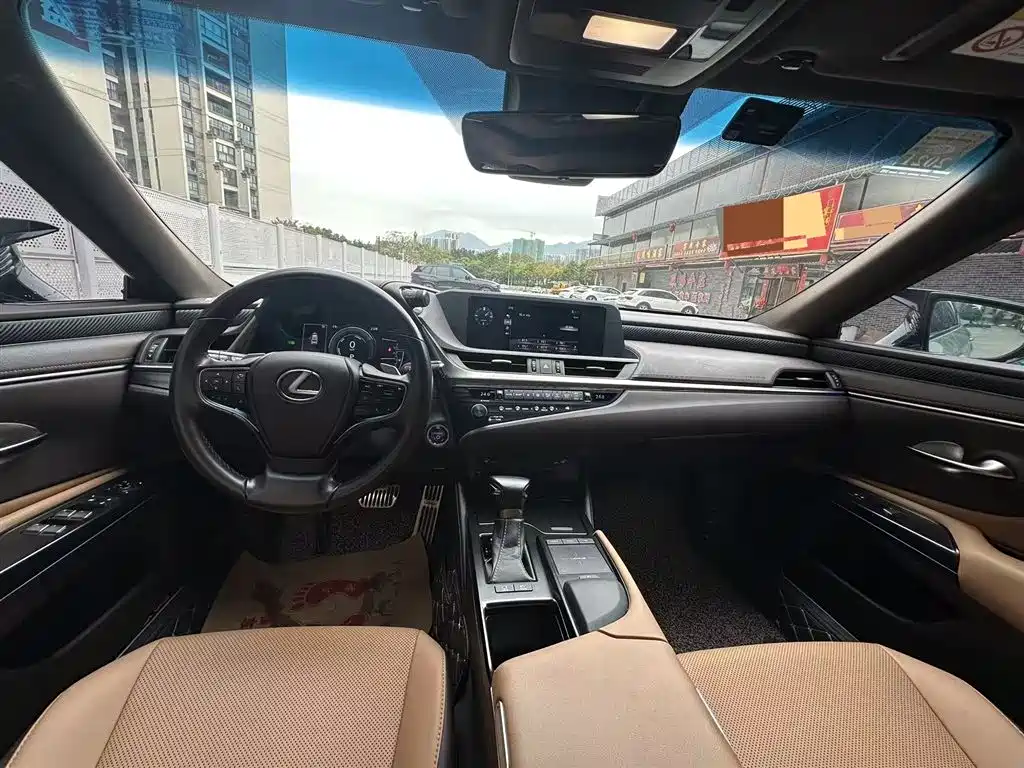 Lexus ES 2018 300h Excellence Edition China V фото 6