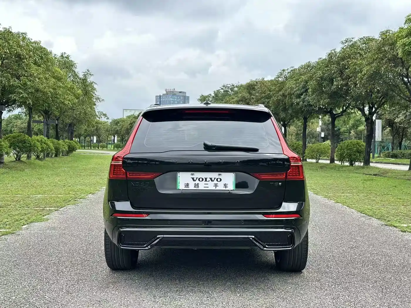 Volvo XC60 Plug-in Hybrid 2025 Plug-in Hybrid Long Range AWD Zhiyuan Polar Night Black Edition фото 13