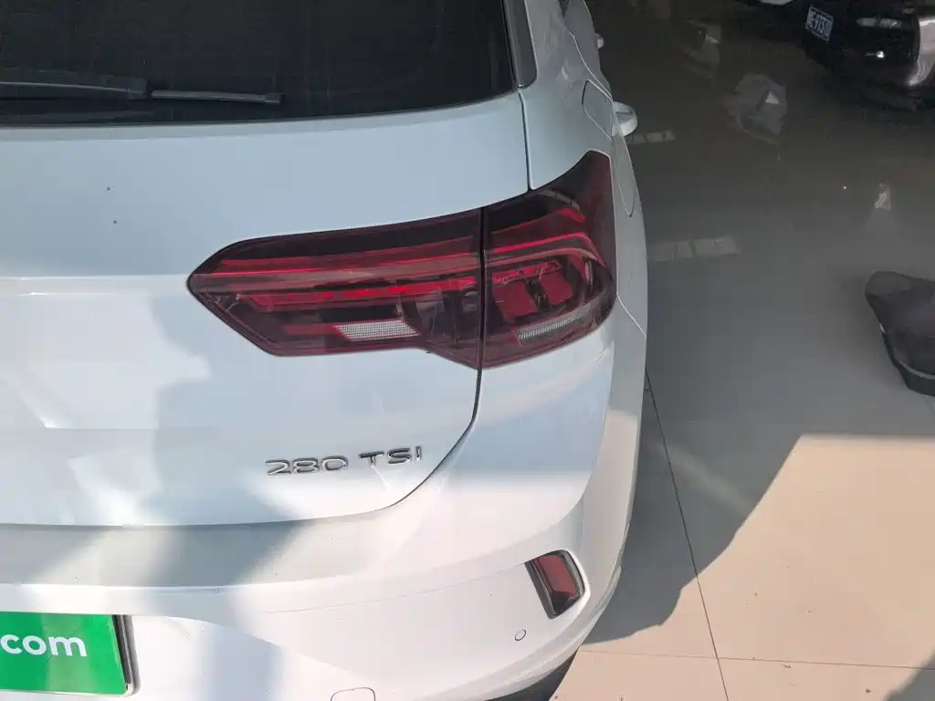 Фото 24 - Volkswagen T-ROC