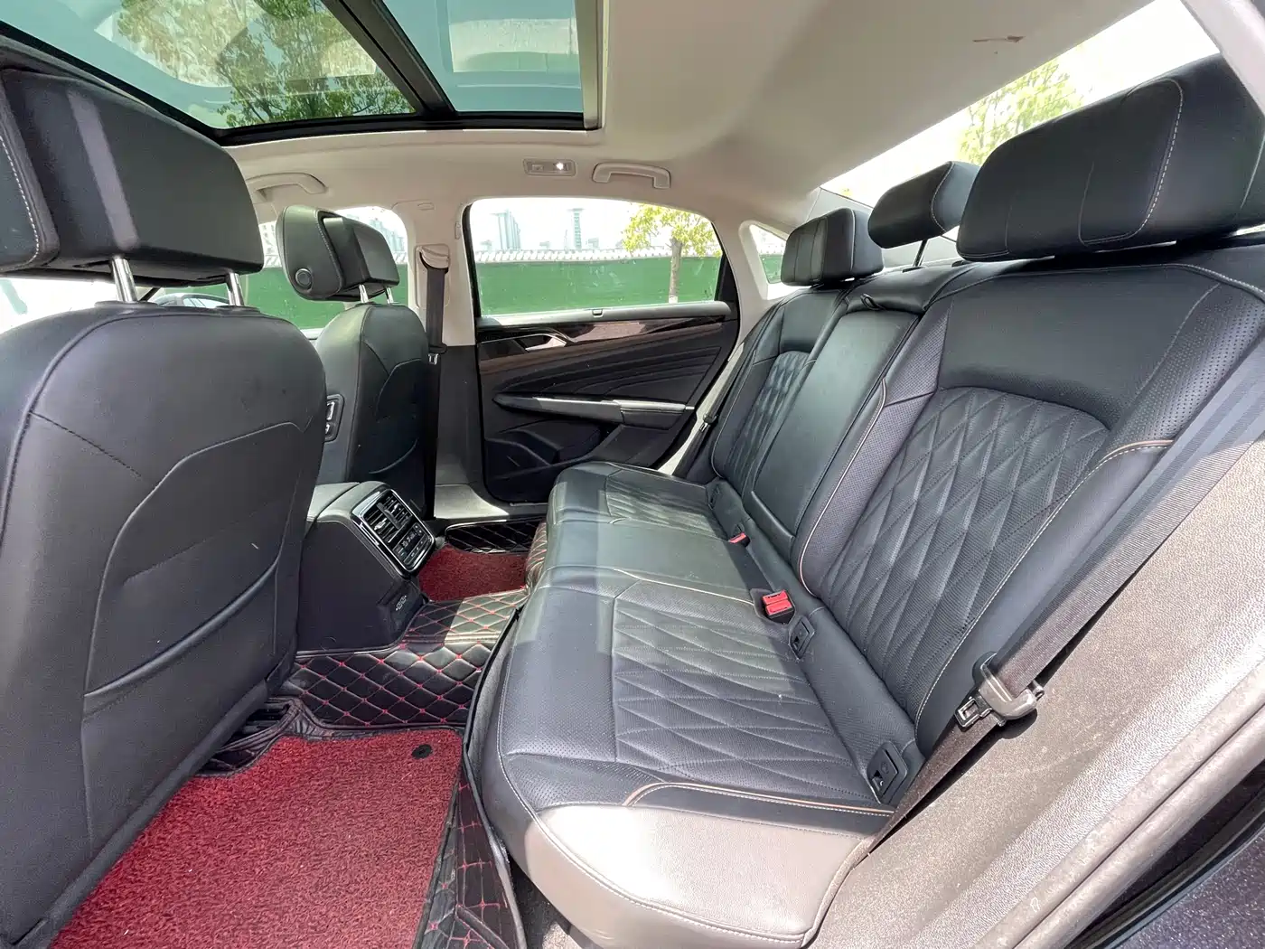 Volkswagen Passat 2019 330TSI Luxury Edition China VI фото 8