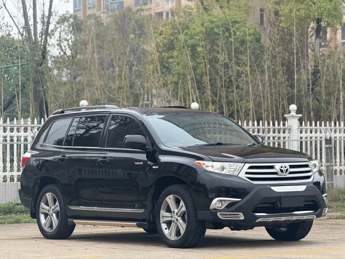 Toyota Highlander 2012 2.7L 2WD 5-seater Sport Edition фото 3