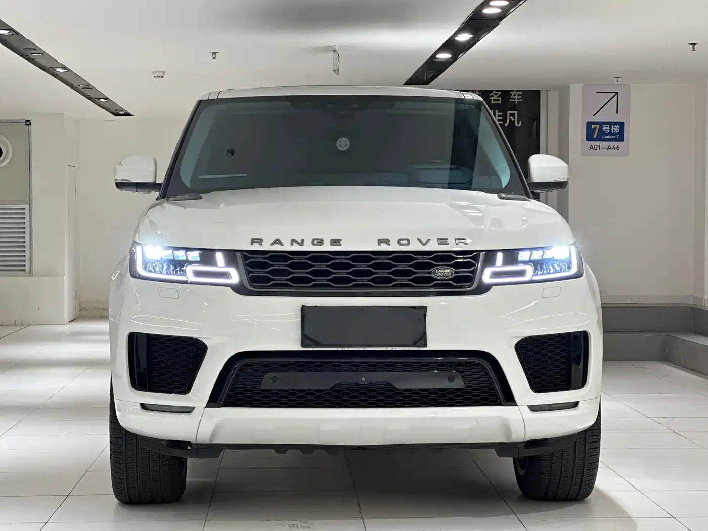 Land Rover Range Rover Sport 2020 3.0 L6 HSE DYNAMIC фото 2