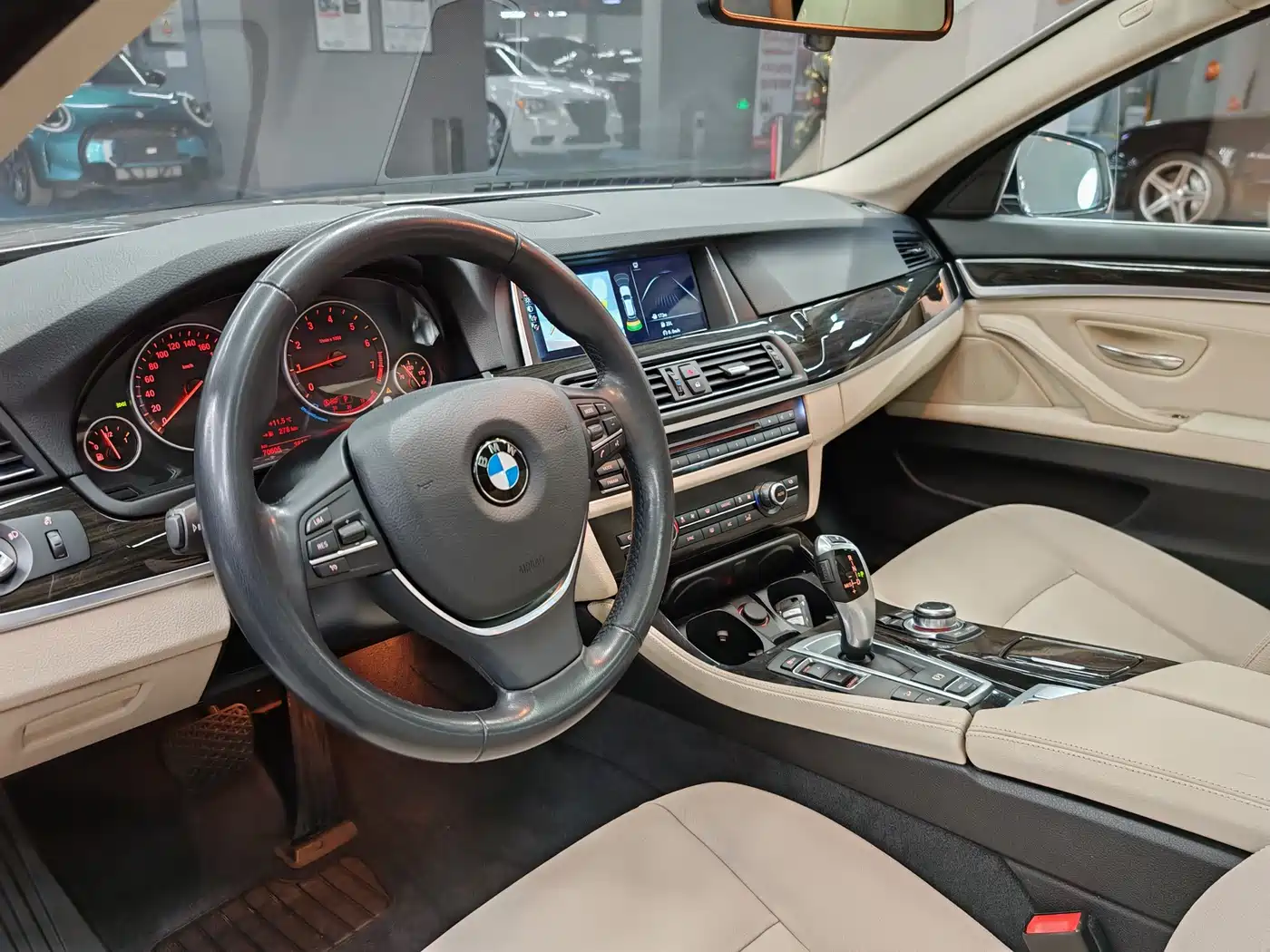 BMW 5 Series (Import) 2014 528i xDrive M Sport Wagon фото 34