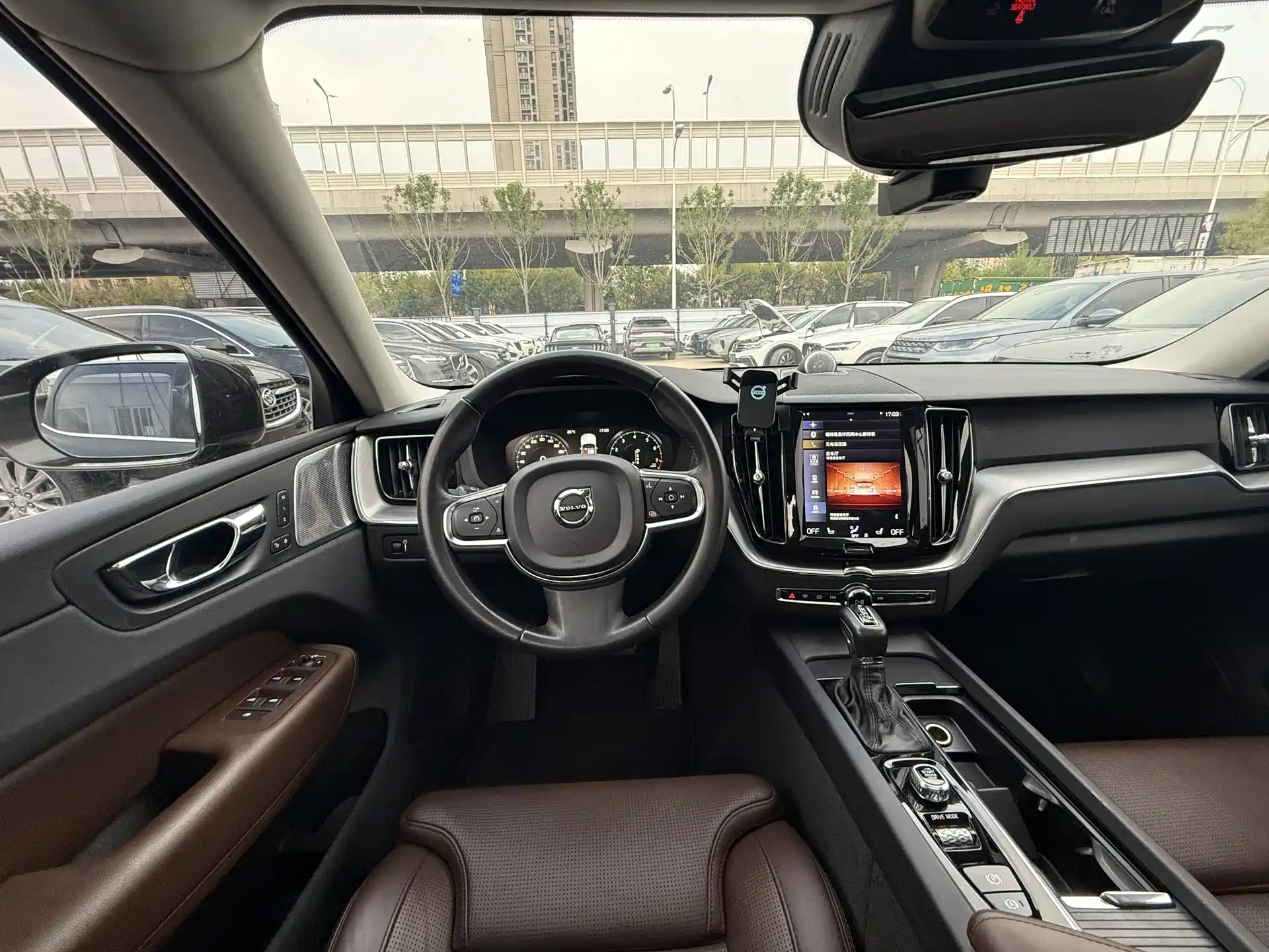 Фото 7 - Volvo XC60